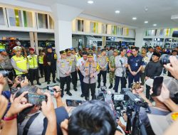 Tinjau Stasiun Tugu DIY, Kapolri Pastikan Puncak Arus Mudik Berjalan Aman