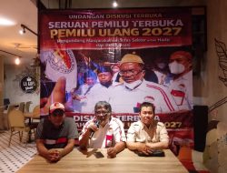 Konferensi Pers Panas di Hari Minggu: Ridwan Sebut Gibran “Wapres Kecelakaan”, Tawarkan Pemilu Ulang sebagai Jalan Damai dari Jakarta Pusat