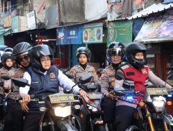 Dalam Semangat Hari Kartini, Polwan Polda Metro Jaya dan Polres Metro Jajaran Gelar Patroli Kamtibmas dan Bakti Sosial