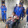 Ditpolairud PMJ Tebar Kepedulian di Pesisir Cilincing, Bantu Warga Stroke Lewat Kursi Roda