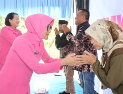 Bhayangkari Polda Metro Jaya Bagikan 750 Paket Sembako di Bojongsari Depok