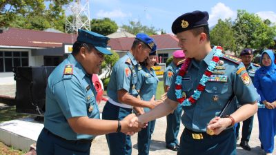 Lanal Ranai Lepas Danlanal Ranai dan Ketua Jalasenastri Dengan Suasana Haru dan Bangga