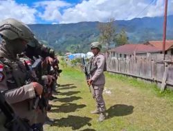 Satgas Ops Damai Cartenz-2026 Bagikan Sembako dan Perkuat Pengamanan Objek Vital di Sugapa Melalui Pendekatan Humanis