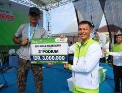 Komandan Bersama Prajurit Lanal Dumai Meriahkan Riau Bhayangkara Run 2026, Perkokoh Soliditas TNI-Polri Wujudkan Riau Yang Sehat, Hijau dan Lestari