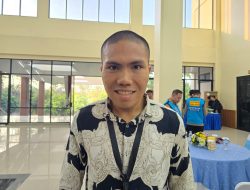 *Catar Kalteng Catat Jarak Lari Tertinggi pada Seleksi Tingkat Pusat Akpol 2026*  Semarang – Seleksi Tingkat Pusat Calon Taruna (Catar) Akademi Kepolisian (Akpol) Tahun Anggaran 2026 terus berlangsung di Akademi Kepolisian, Semarang, Jawa Tengah. Seluruh tahapan seleksi dilaksanakan dengan mengedepankan prinsip BETAH (Bersih, Transparan, Akuntabel, dan Humanis) untuk memastikan setiap peserta memperoleh kesempatan yang sama berdasarkan kemampuan dan prestasi.  Salah satu capaian menonjol pada tes kesamaptaan jasmani ditorehkan oleh Jonathan Putra Siregar, calon taruna asal Polda Kalimantan Tengah. Pada tes lari selama 12 menit, Jonathan berhasil menempuh jarak 3.575 meter, menjadi peserta dengan capaian lari tertinggi pada pelaksanaan seleksi tingkat pusat tahun ini.  Selain menunjukkan kemampuan fisik yang prima, Jonathan juga mencatat nilai Tes Potensi Akademik (TPA) sebesar 72 dan Tes Bahasa Inggris sebesar 82. Ia mengaku mempersiapkan diri secara mandiri melalui latihan fisik rutin serta belajar Bahasa Inggris dari berbagai sumber pembelajaran daring.  Jonathan menilai seluruh proses seleksi yang diikutinya berlangsung secara terbuka dan objektif. Menurutnya, setiap tahapan memberikan ruang bagi peserta untuk bersaing secara sehat berdasarkan hasil yang diperoleh.  Asisten Kapolri Bidang Sumber Daya Manusia, Irjen Pol. Dr. Anwar, mengatakan tes kesamaptaan jasmani merupakan salah satu instrumen penting dalam mengukur kesiapan calon taruna untuk mengikuti pendidikan kepolisian.  “Selain kemampuan akademik, kesehatan fisik, kesehatan mental, dan psikologi juga menjadi aspek yang dinilai. Yang tidak kalah penting adalah calon anggota Polri harus memiliki karakter, integritas, dan jiwa melayani masyarakat,” ujar Irjen Pol. Dr. Anwar.  Ia menambahkan, hasil tes kesamaptaan tahun ini menunjukkan peningkatan yang menggembirakan. Sebanyak 20 peserta berhasil menempuh jarak lebih dari 3.200 meter dalam waktu 12 menit, mencerminkan kesiapan fisik para calon taruna yang mengikuti seleksi tingkat pusat.  Polri berkomitmen menyelenggarakan proses rekrutmen yang bersih, transparan, akuntabel, humanis, dan bebas dari praktik korupsi, kolusi, serta nepotisme (KKN). Melalui proses seleksi yang objektif, diharapkan lahir calon-calon perwira Polri yang unggul, berintegritas, profesional, serta siap mengabdi dan memberikan pelayanan terbaik kepada masyarakat.