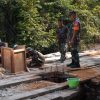 Rehab Jembatan TMMD Ke-129 Capai 55 Persen, Satgas TMMD Percepat Konektivitas dan Akses Masyarakat Kampung Sesor