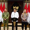 Panglima TNI Dampingi Menko Polkam Sampaikan Imbauan Jaga Kondusivitas Bangsa