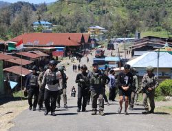 Kaops Damai Cartenz-2026 Tinjau Pos Satgas Kepolisian Ops Damai Cartenz di Sinak, Perkuat Pendekatan Humanis Bersama Masyarakat