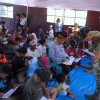 Puspsi TNI Bersama Kodim 1612/Manggarai dan Yonif TP 834/WM Berikan Trauma Healing kepada Penyintas Gempa