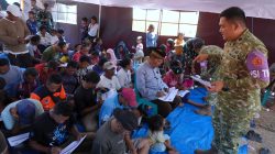 Puspsi TNI Bersama Kodim 1612/Manggarai dan Yonif TP 834/WM Berikan Trauma Healing kepada Penyintas Gempa