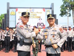 Serah Terima Pataka, Estafet Kepemimpinan Polda Banten untuk Pengabdian yang Berkelanjutan