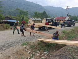 Penuh Semangat, Gotong Royong Satgas TMMD Kodim 1808/Mansel Bersama Masyarakat