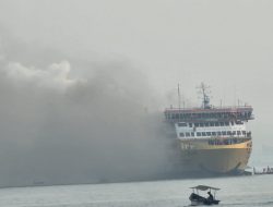 KMP Batu Mandi Terbakar di Perairan Merak, Proses Evakuasi Sedang Berlangsung
