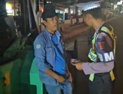 Cegah Kecelakaan dan Jaga Keselamatan Pengguna Jalan, Polres Cilegon Tertibkan Forklift di Jalur Menuju Pelabuhan Merak