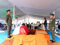 Panglima TNI Pimpin Upacara Pemakaman Alm. Laksamana TNI (Purn) Widodo A. S