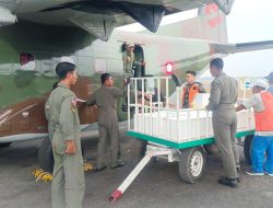 Satgas Udara OMC Tabur 10 Ton Bahan Semai di Langit Palembang