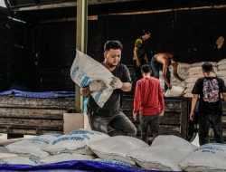Memasuki Hari Keduabelas OMC, TNI Kirimkan 15 Ton NaCl ke Banjarmasin