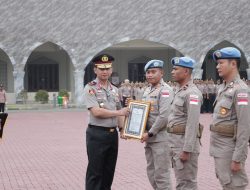 Kapolda Banten Berikan Penghargaan kepada Lima Personel atas Dedikasi dalam Misi Perdamaian PBB di Afrika Tengah